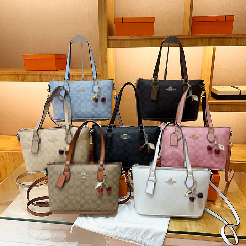 Nouveau sac à main à grande capacité pour les femmes, sac à main à l'épaule européen et américain à la mode, sac à main féminin à l'impression à la mode — photo 1